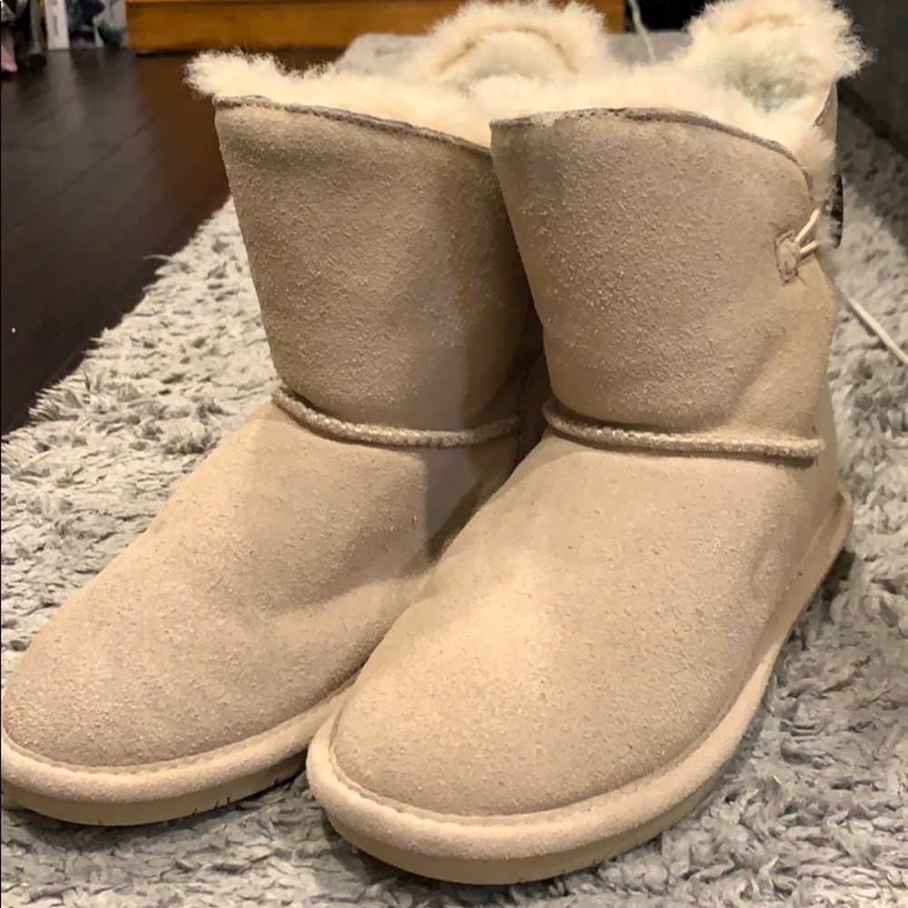 Bear Paw Tan Boots with Side Button